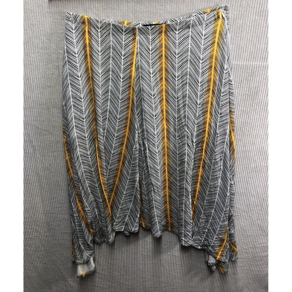 Apt 9 Skirt Size Medium Black White Yellow Diagonal Stripe Shark Bite Hem